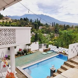 Villa Putih Puncak