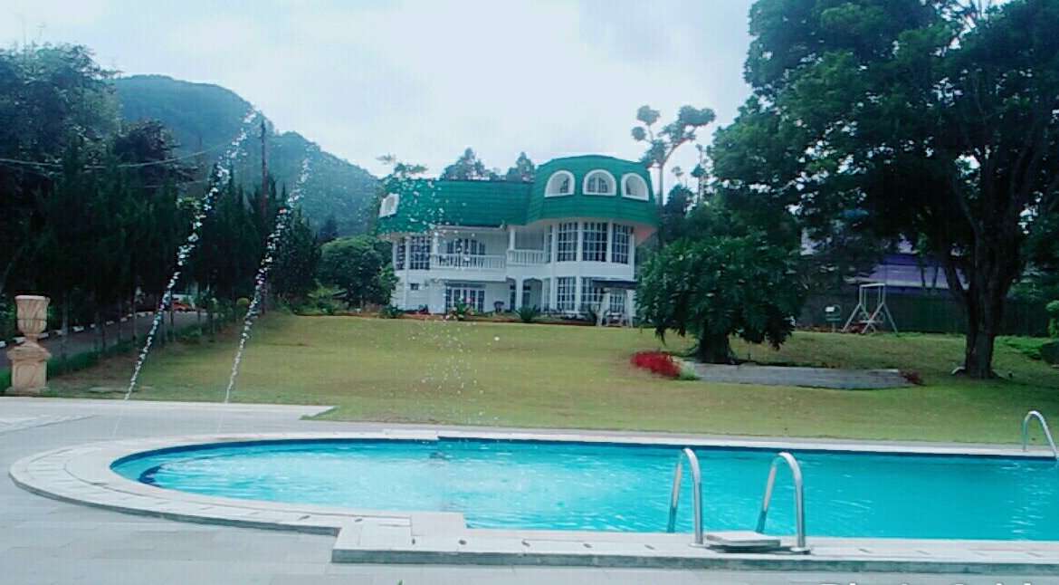 villa Puncak kapasitas besar